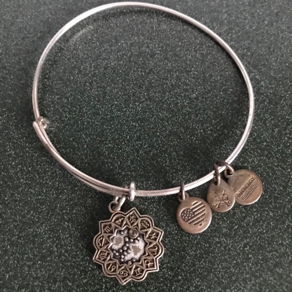 Alex and Ani Expandable Wire Bracelet Sagittarius 2017 - Picture 3 of 16